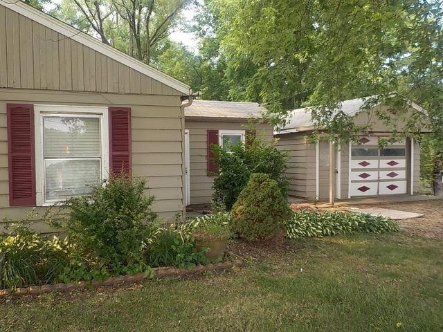 2125 Windsor Rd, Loves Park, IL 61111 - photo 1