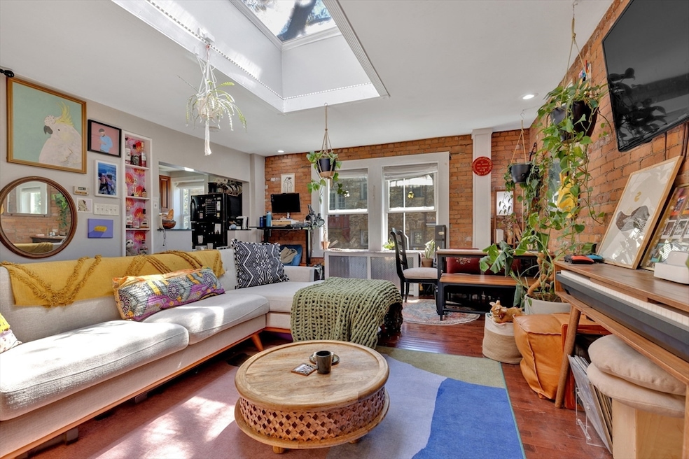 Sold $910,000 • Co-Listing Agent