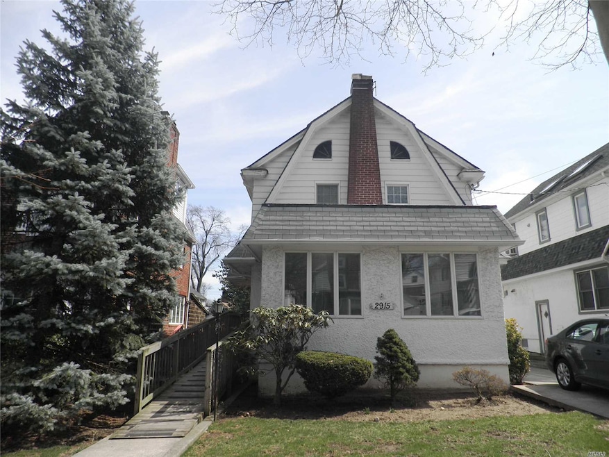 2915 160th St, Flushing, NY 11358 - photo 1