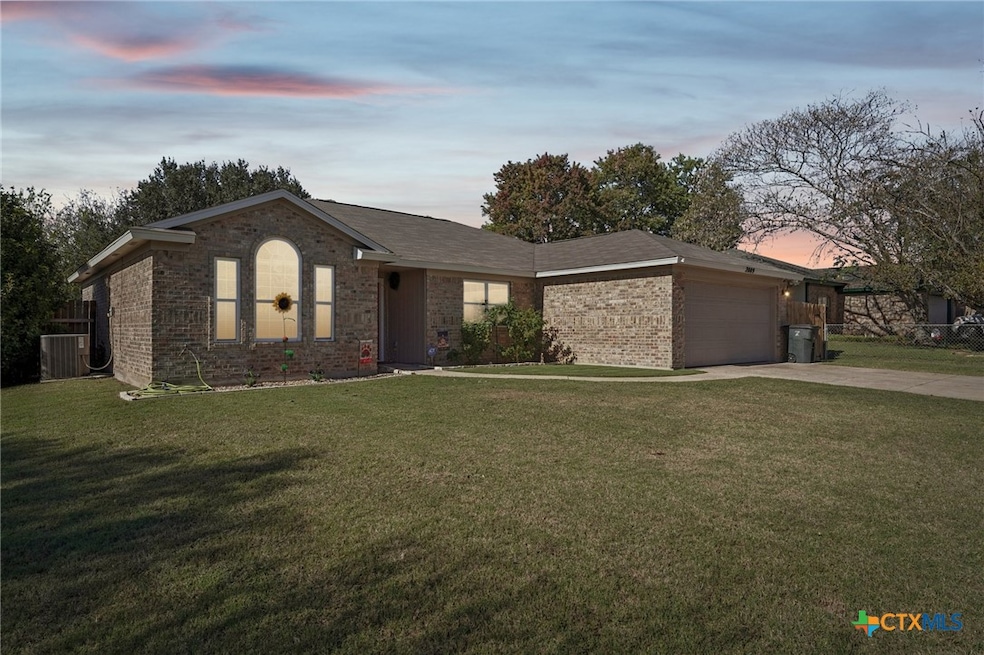 2009 Starlight Dr, Killeen, TX 76543 - photo 1