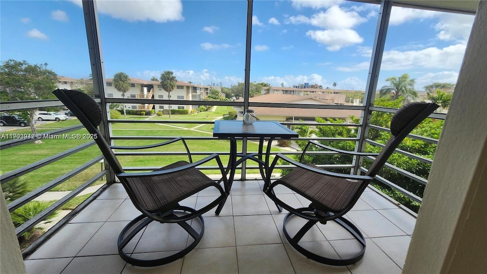 16901 NE 13th Ave unit 306, Miami, FL 33162 - photo 1