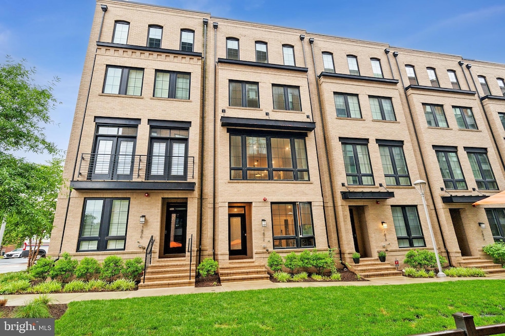 1872 Easterly Rd, Reston, VA 20190 - photo 1