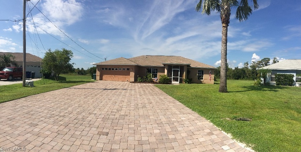 848 Woodridge Cir, Fort Myers, FL 33913 - photo 1