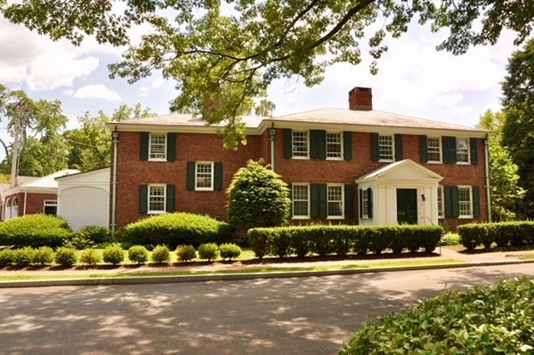 4 Gray Gardens W unit 4, Cambridge, MA 02138 - photo 1