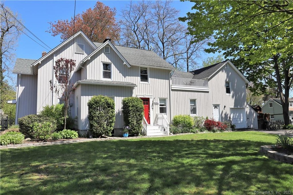 12 Soundview Dr, Stamford, CT 06902 - photo 1