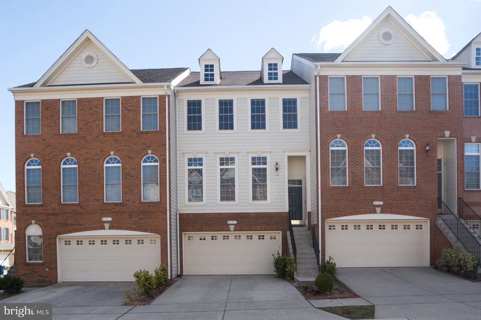 42711 Sandman Terrace, Chantilly, VA 20152 - photo 1
