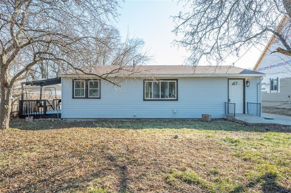 607 Cummins Rd, Des Moines, IA 50315 - photo 1