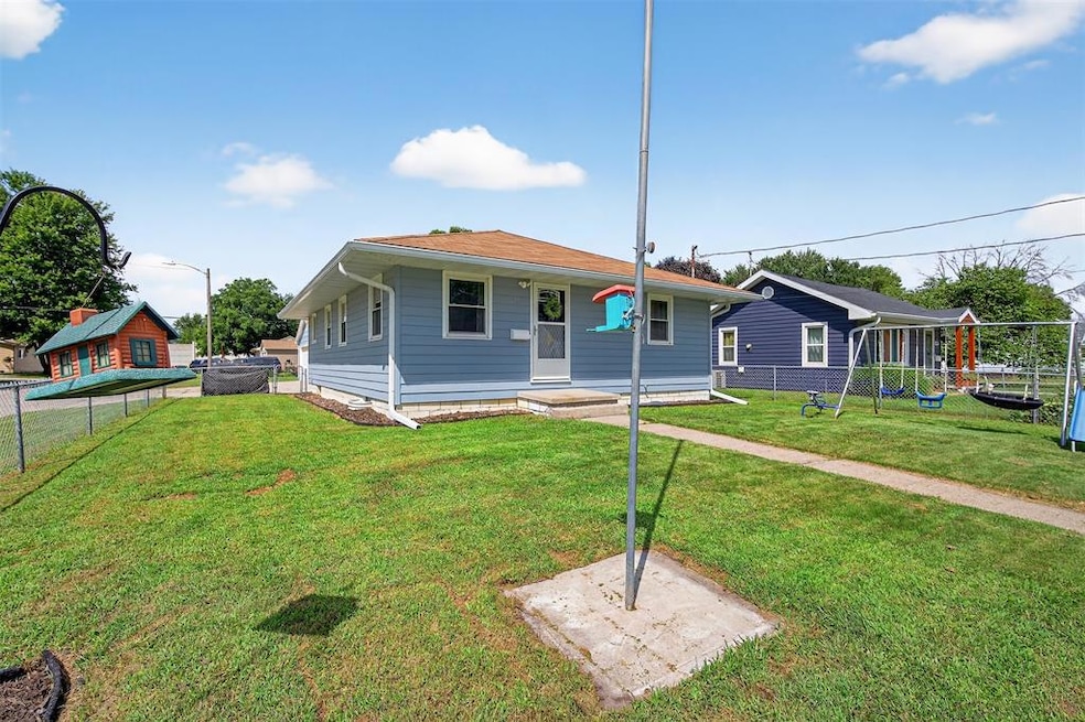 2100 Searle St, Des Moines, IA 50317 - photo 1