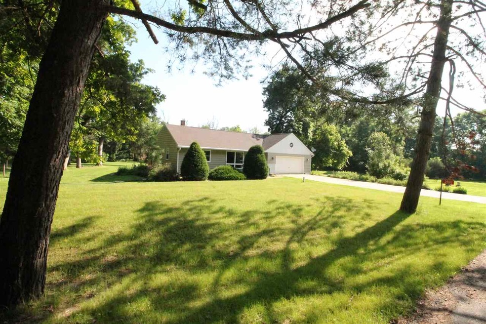 3400 W Bass Creek Rd, Beloit, WI 53511 - photo 1