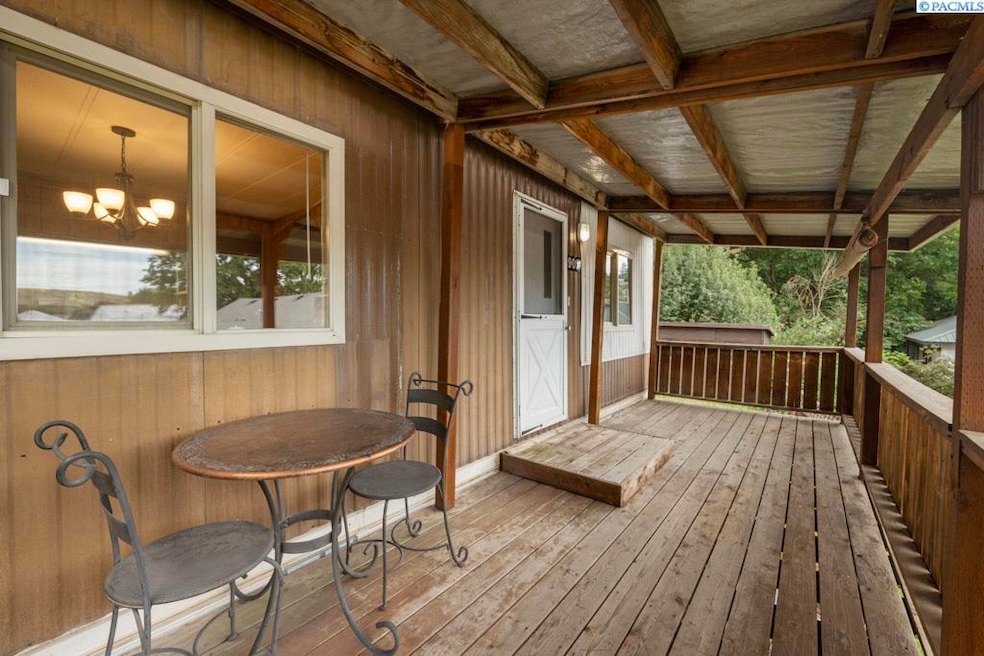 902 N Clay St, Colfax, WA 99111 - photo 1