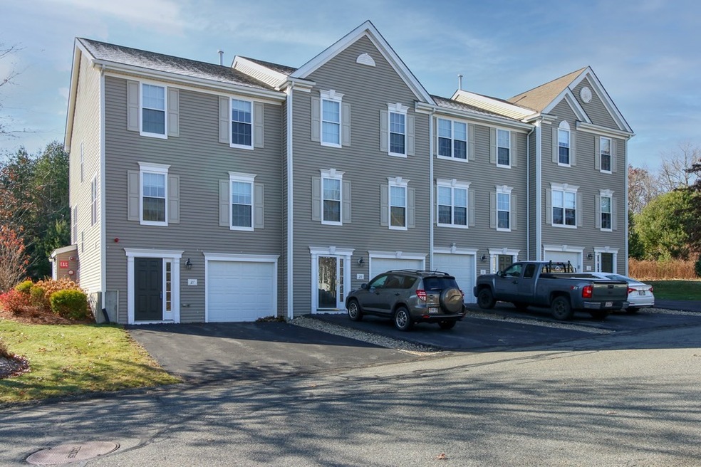 27 Buttercup Ln unit 27, South Grafton, MA 01560 - photo 1