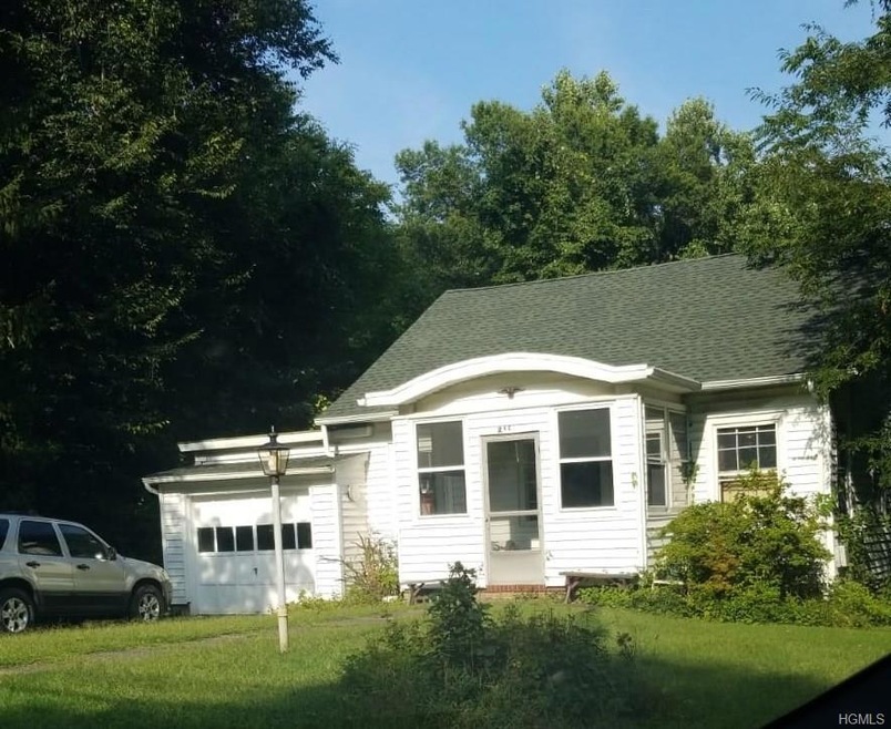 215 N Highland Ave, Pearl River, NY 10965 - photo 1