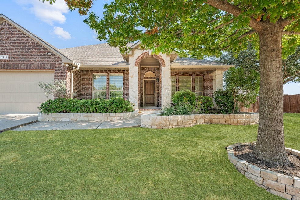 7717 Black Willow Ln, Arlington, TX 76002 - photo 1