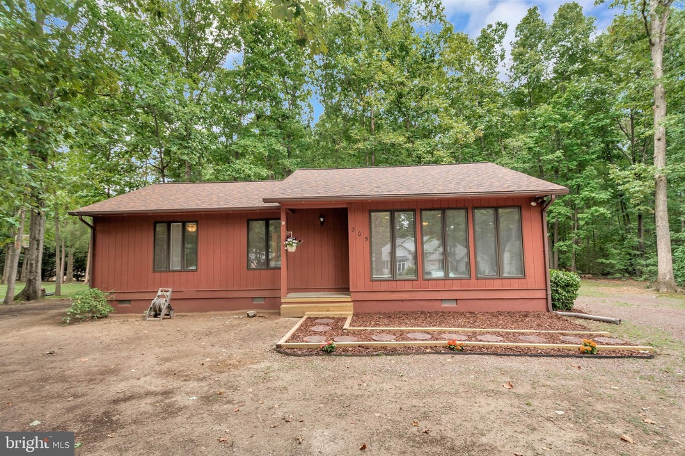 205 Washington St, Locust Grove, VA 22508 - photo 1