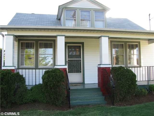 Exterior Front - Charming Bungalow! Move in ready!