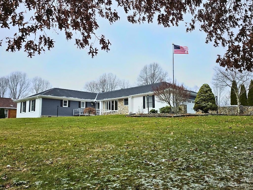 168 Charm Cir, Princeton, WV 24740 - photo 1