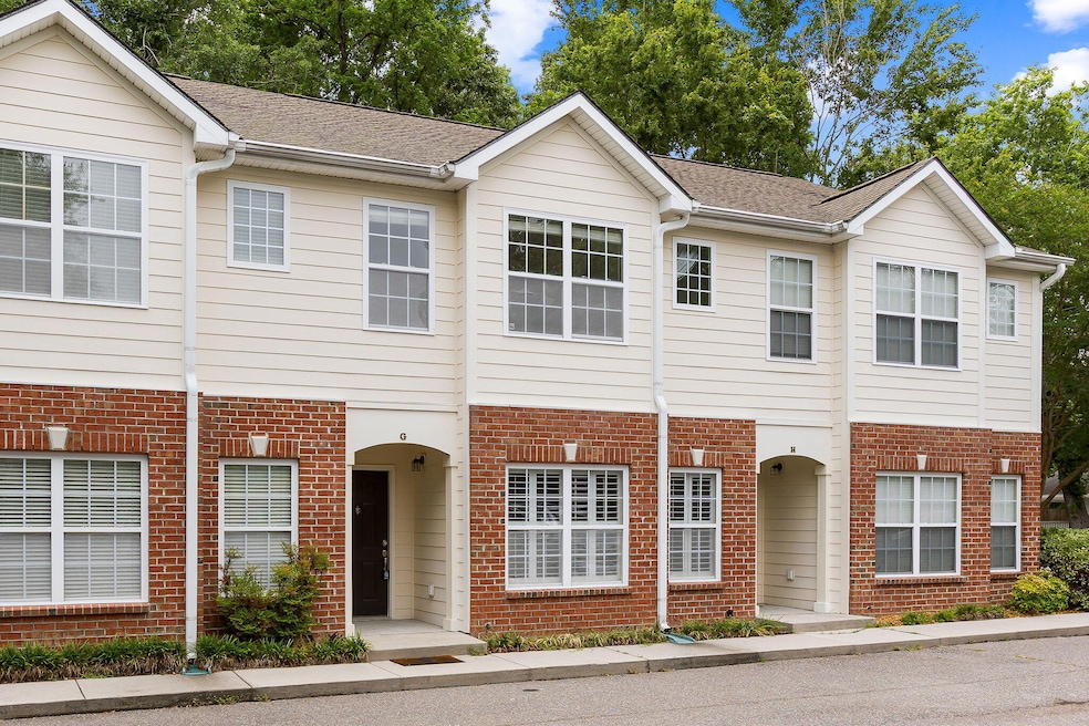 Under Contract $405,000