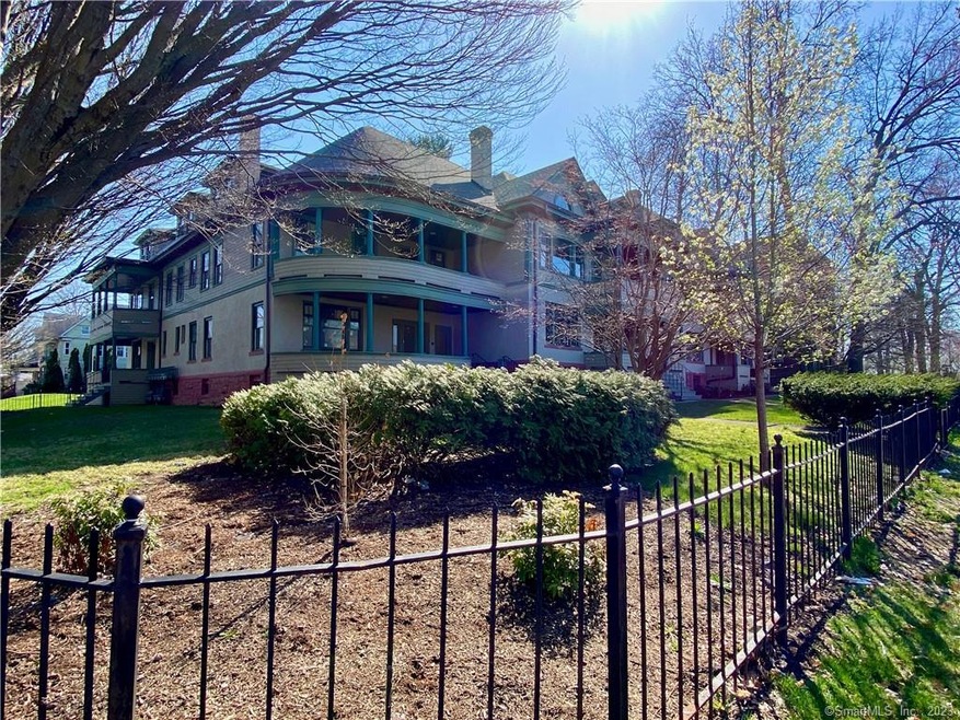 293 Farmington Ave unit 301-B2, Hartford, CT 06105 - photo 1