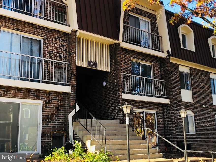 201 N Emory Dr unit 8, Sterling, VA 20164 - photo 1