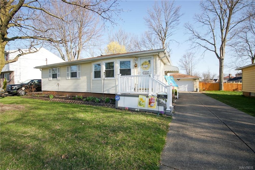 736 Remington Dr, North Tonawanda, NY 14120 - photo 1