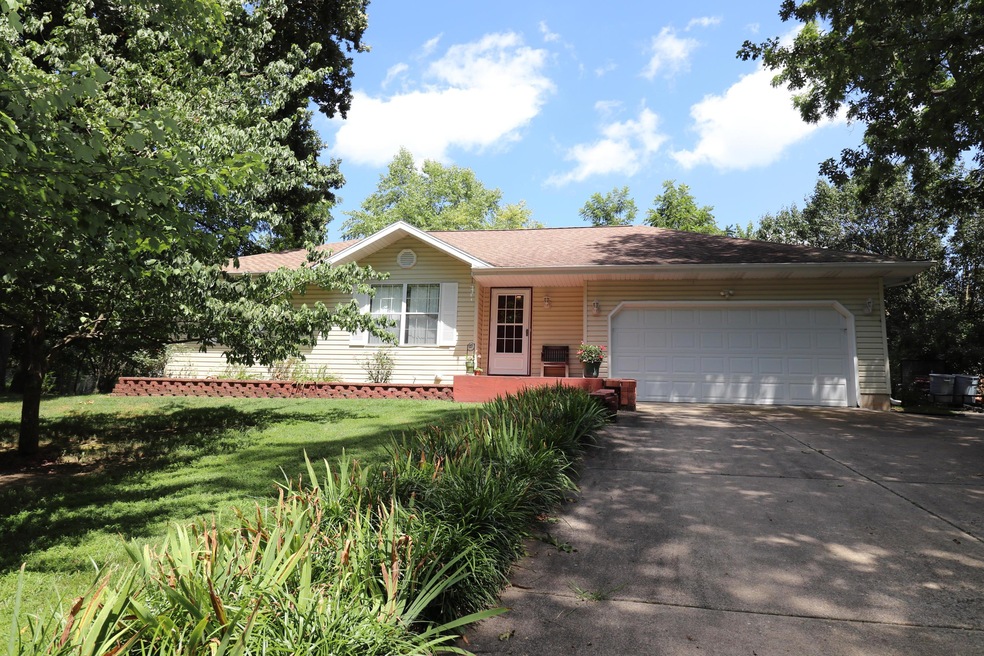 1002 N 43rd St, Nixa, MO 65714 - photo 1