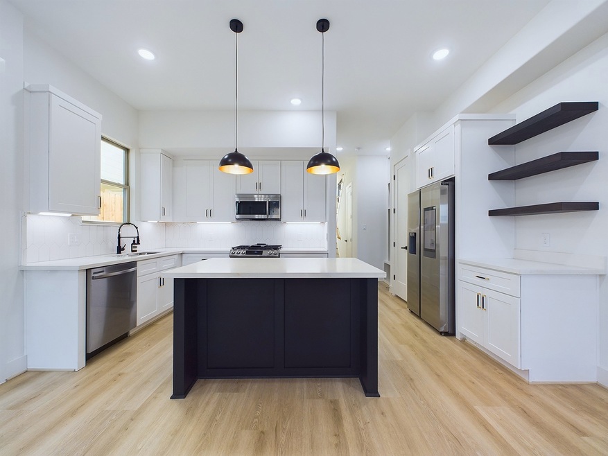 4008 Rutland St, Houston, TX 77018 - photo 1