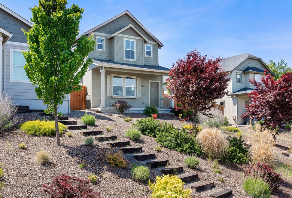 2258 College Way, Medford, OR 97504 - photo 1