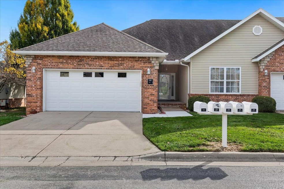 1392 N Sandy Creek Cir unit 1, Nixa, MO 65714 - photo 1