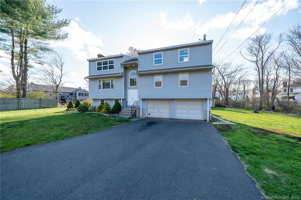 Customized home in OXYOKE VILLAGE!