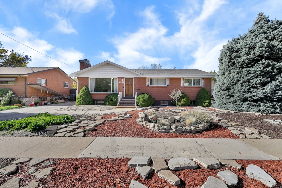Pending $415,000 • Co-Listing Agent