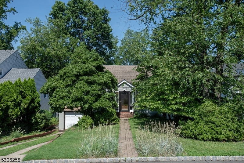 11 Blackburne Terrace, West Orange, NJ 07052 - photo 1