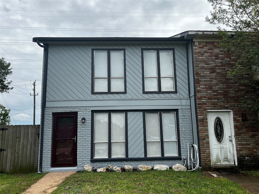 8332 Oakhaven Rd, La Porte, TX 77571 - photo 1