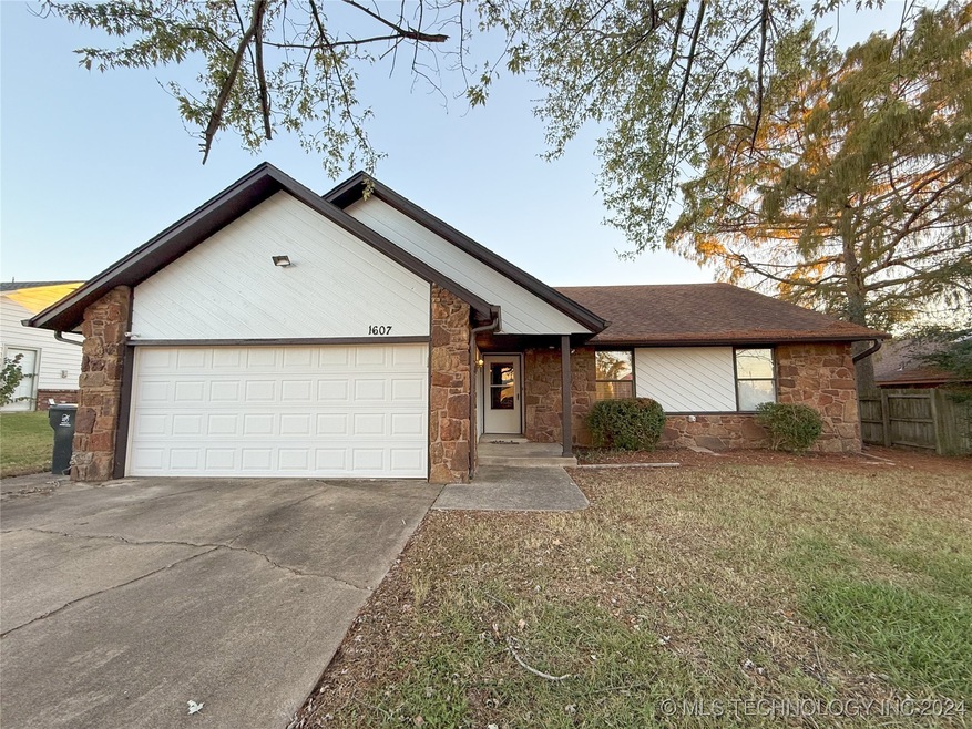 1607 W Orlando St, Broken Arrow, OK 74011 - photo 1