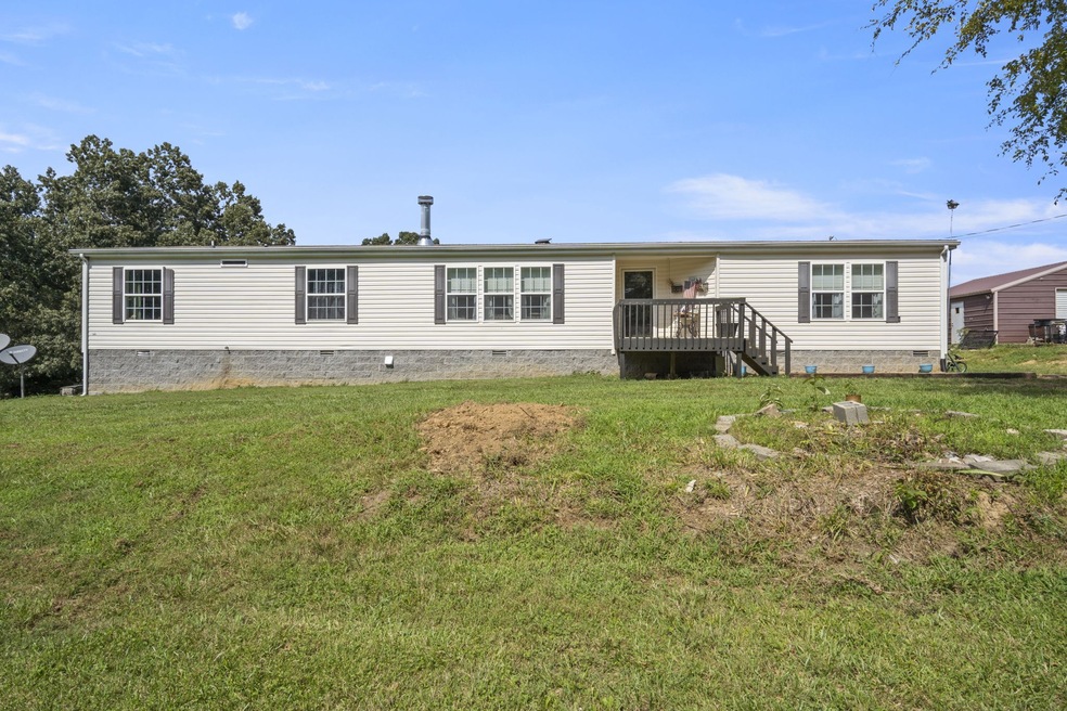 785 Freeman Fielder Rd, Tennessee Ridge, TN 37178 - photo 1