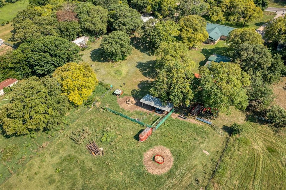 732 S Reno Rd, Springtown, TX 76082 - photo 1