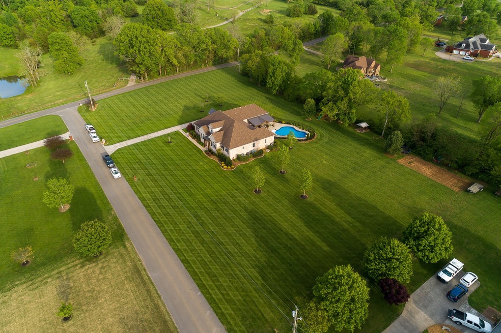 103 Stowers Ln, Shelbyville, TN 37160 - photo 1