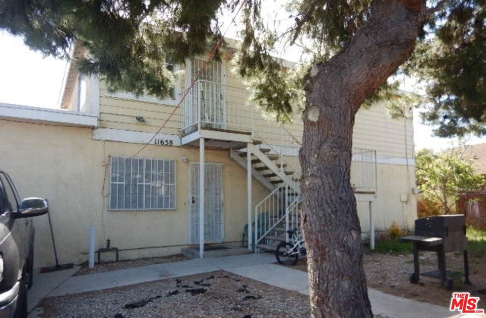 11658 Robin St, Los Angeles, CA 90059 - photo 1