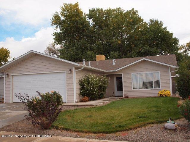 300 Valle Vista Dr, Farmington, NM 87401 - photo 1