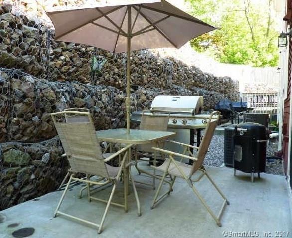 7 Dean St unit 306, Danbury, CT 06810 - photo 1