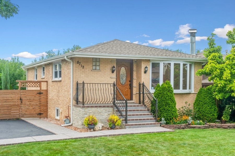 Sold $300,000 • Co-Listing Agent