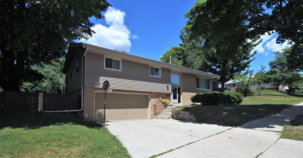 1328 N 14th Ave