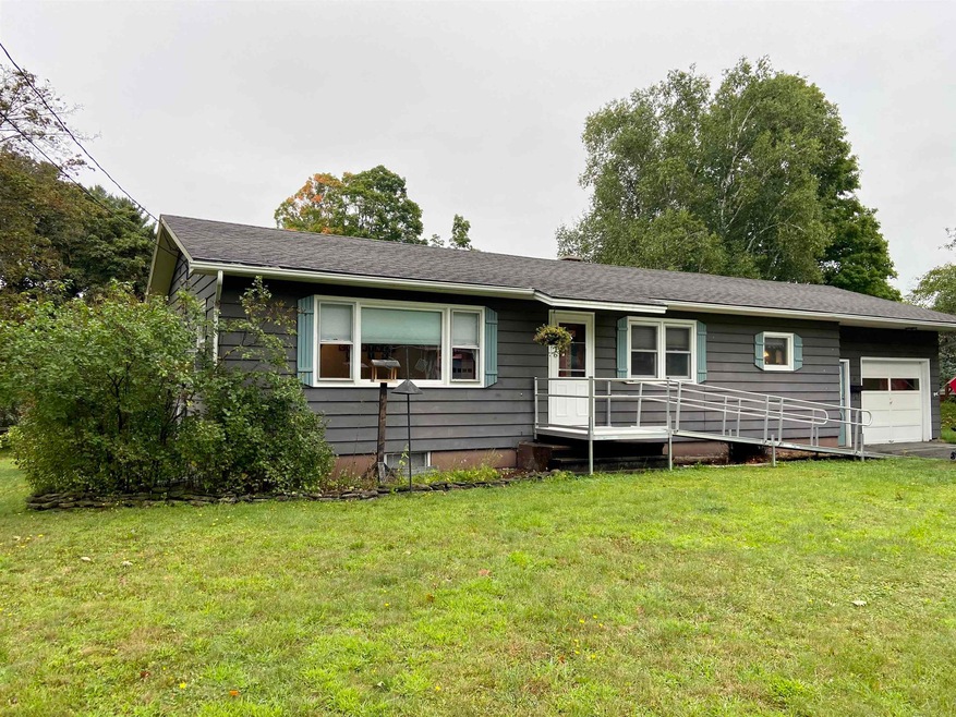 31 Blake St, Newport, VT 05855 - photo 1