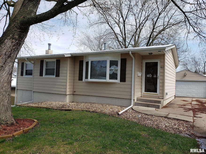 4811 Candlelight Dr, Davenport, IA 52806 - photo 1