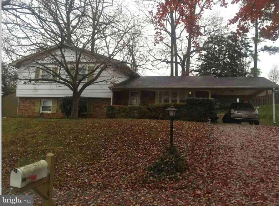 12802 Pine Tree Ln, Fort Washington, MD 20744 - photo 1