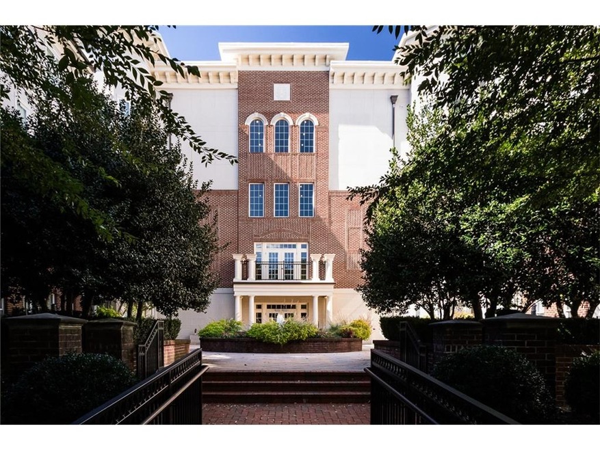 Beautiful exterior welcomes you home!