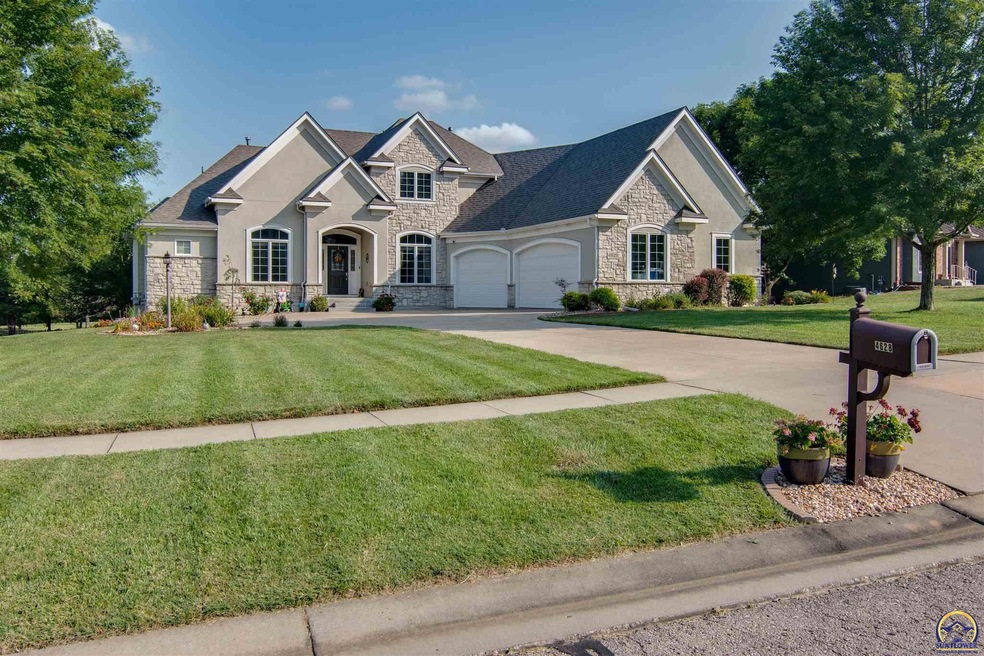 4628 SW Moundview Dr, Topeka, KS 66610 - photo 1