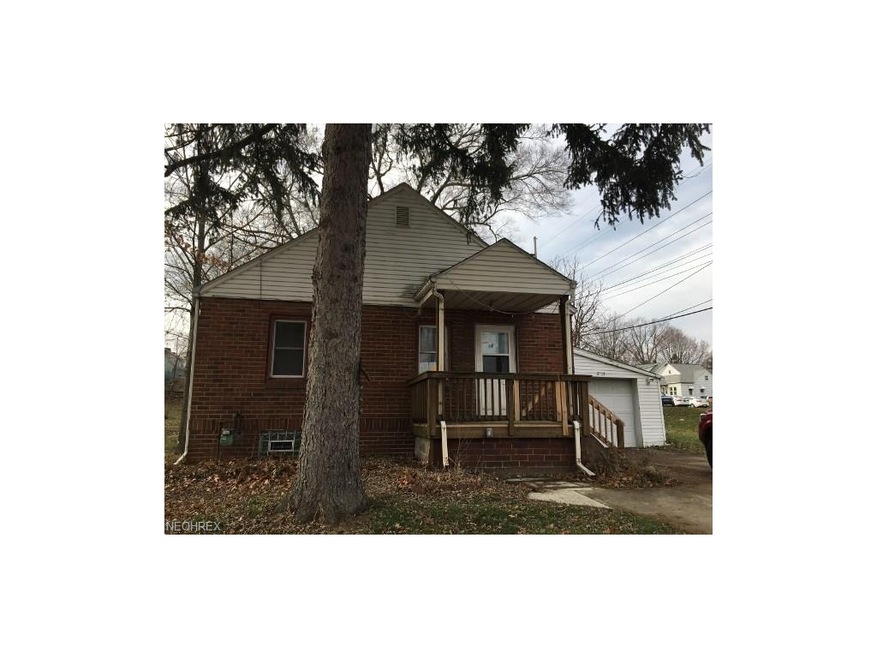 2985 Maple Ave NE, Canton, OH 44714 - photo 1