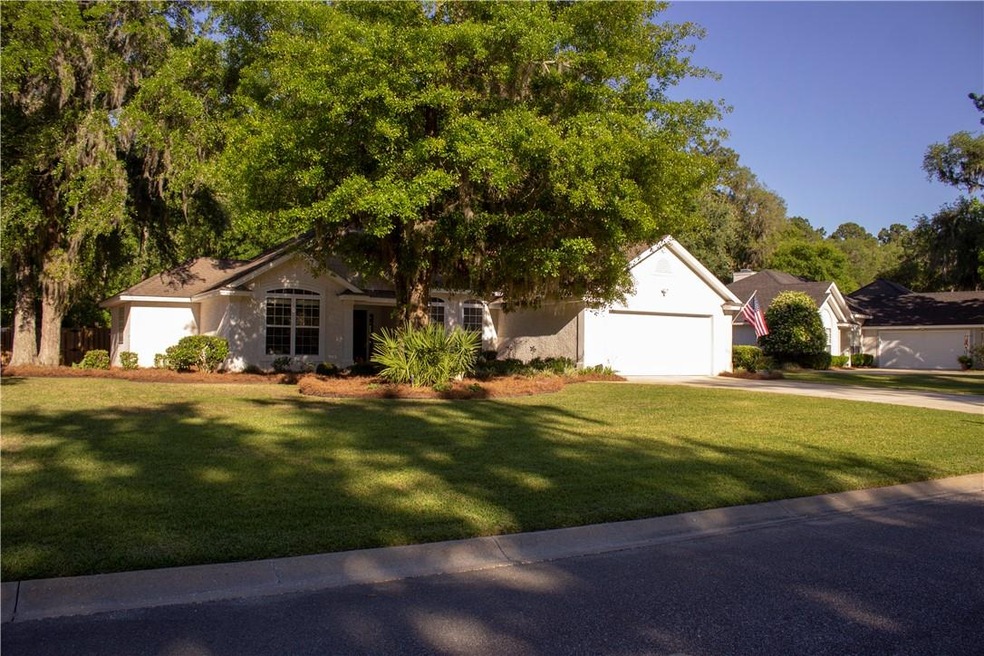 The Mature tree in the front yard provides plenty
