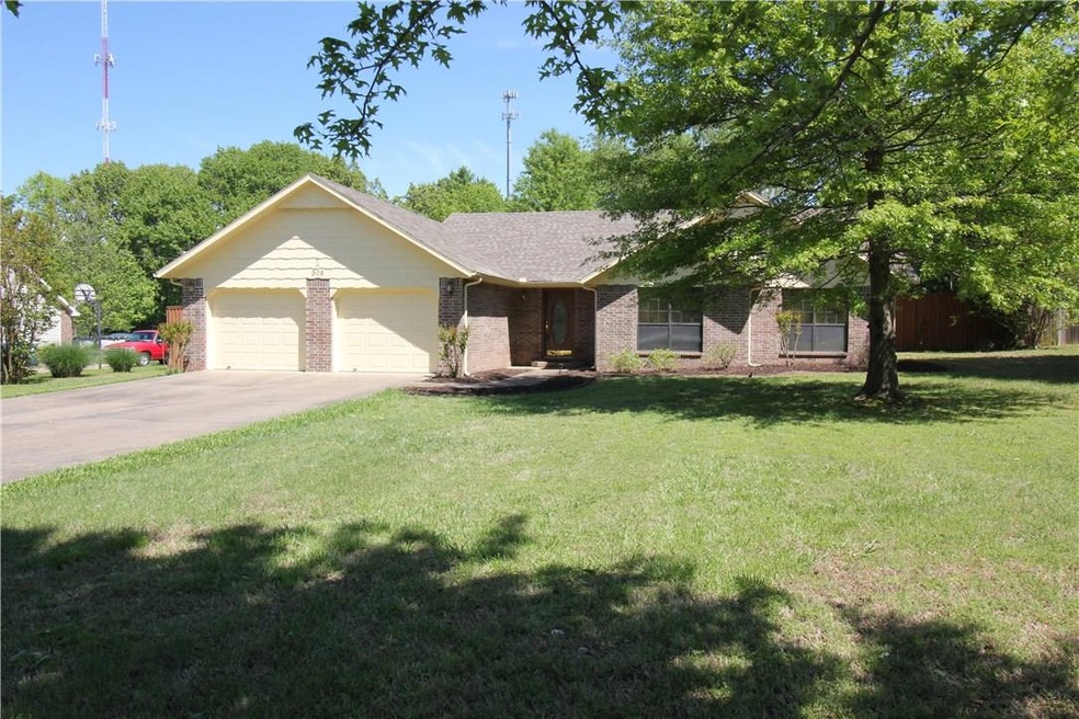 908 NW 9th St, Bentonville, AR 72712 - photo 1