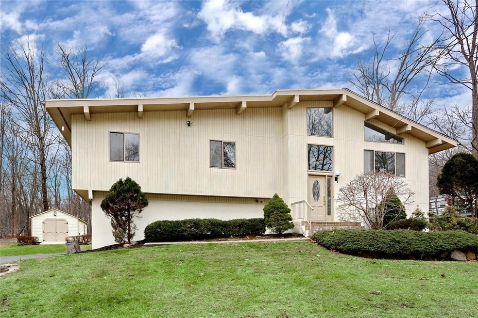 2 Footstep Ln, Pomona, NY 10970 - photo 1